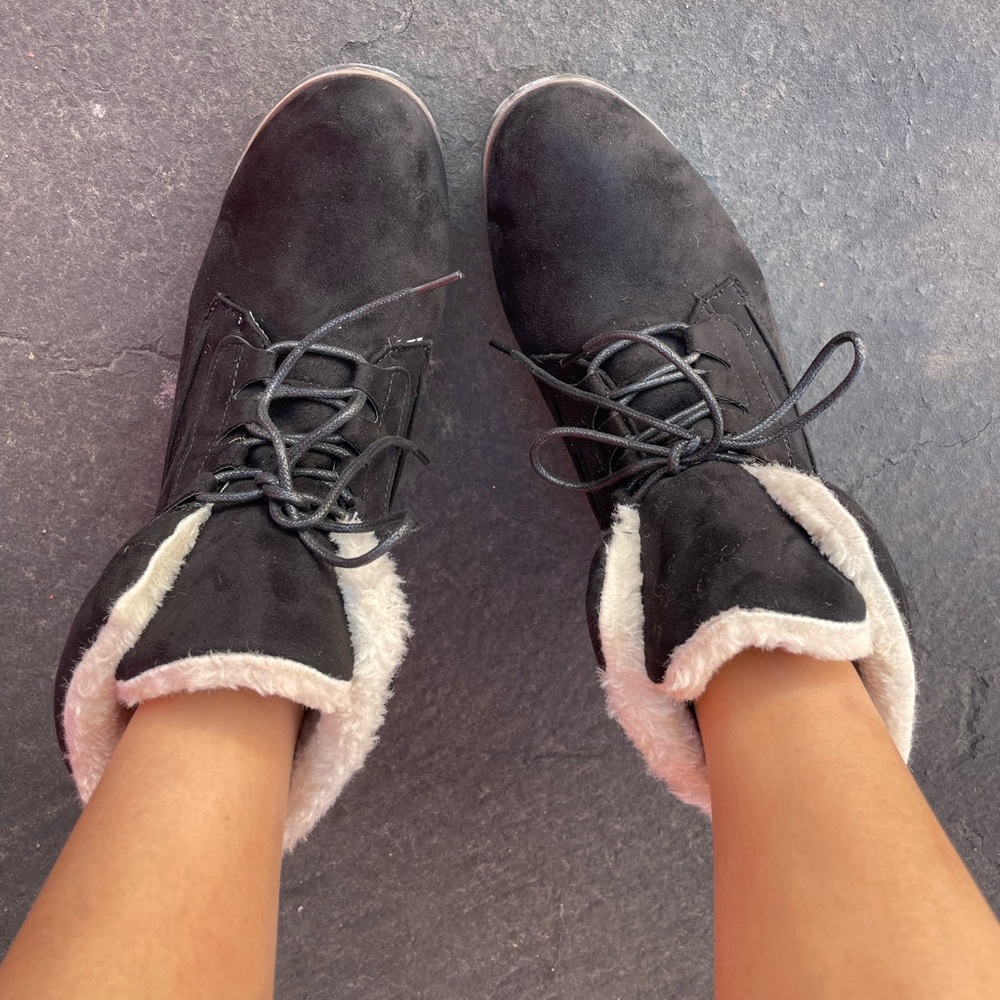 Cozy Black Vegan Fur Suede lace up booties - Picture 5 of 10